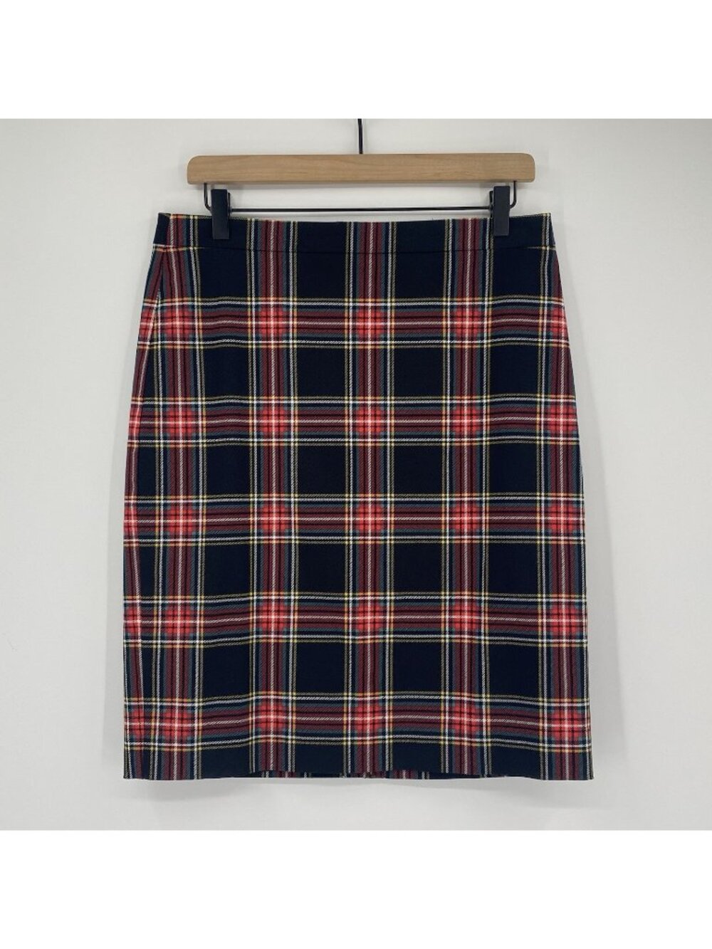 J.Crew Size 8 Pencil Skirt Black Red Green Tartan Plaid Holiday Preppy
